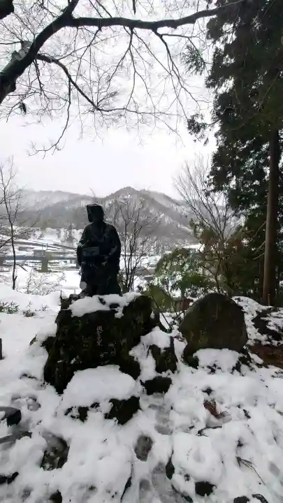 宝珠山 立石寺の{uncategorized: "未分類", other: "その他", undefined: "問題あり", building: "その他建物", grave: "お墓", sacred_gate: "鳥居", guardian: "狛犬", statue: "像", buddha: "仏像", history: "歴史", nature: "自然", garden: "庭園", animal: "動物", pagoda: "塔", temizu: "手水舎", mountain_gate: "山門・神門", sanctuary: "本殿・本堂", subordinate: "末社・摂社", art: "芸術", scenery: "景色", jizo: "地蔵", ema: "絵馬", goshuin: "御朱印", omikuji: "おみくじ", items: "授与品その他", amulet: "お守り", goshuincho: "御朱印帳", eats: "食事", festival: "お祭り", votive_dance: "神楽", shichigosan: "七五三参", wedding: "結婚式", experience: "体験その他", initially: "初詣", around: "周辺", anti_infection: "感染症対策"}