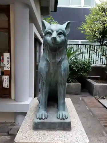 宮益御嶽神社の狛犬