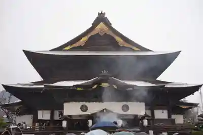 善光寺の本殿・本堂