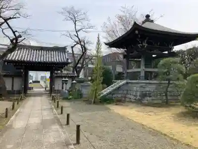 瑞雲寺の{uncategorized: "未分類", other: "その他", undefined: "問題あり", building: "その他建物", grave: "お墓", sacred_gate: "鳥居", guardian: "狛犬", statue: "像", buddha: "仏像", history: "歴史", nature: "自然", garden: "庭園", animal: "動物", pagoda: "塔", temizu: "手水舎", mountain_gate: "山門・神門", sanctuary: "本殿・本堂", subordinate: "末社・摂社", art: "芸術", scenery: "景色", jizo: "地蔵", ema: "絵馬", goshuin: "御朱印", omikuji: "おみくじ", items: "授与品その他", amulet: "お守り", goshuincho: "御朱印帳", eats: "食事", festival: "お祭り", votive_dance: "神楽", shichigosan: "七五三参", wedding: "結婚式", experience: "体験その他", initially: "初詣", around: "周辺", anti_infection: "感染症対策"}