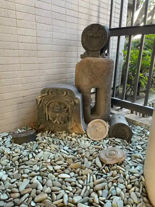 真宗西善寺の{uncategorized: "未分類", other: "その他", undefined: "問題あり", building: "その他建物", grave: "お墓", sacred_gate: "鳥居", guardian: "狛犬", statue: "像", buddha: "仏像", history: "歴史", nature: "自然", garden: "庭園", animal: "動物", pagoda: "塔", temizu: "手水舎", mountain_gate: "山門・神門", sanctuary: "本殿・本堂", subordinate: "末社・摂社", art: "芸術", scenery: "景色", jizo: "地蔵", ema: "絵馬", goshuin: "御朱印", omikuji: "おみくじ", items: "授与品その他", amulet: "お守り", goshuincho: "御朱印帳", eats: "食事", festival: "お祭り", votive_dance: "神楽", shichigosan: "七五三参", wedding: "結婚式", experience: "体験その他", initially: "初詣", around: "周辺", anti_infection: "感染症対策"}