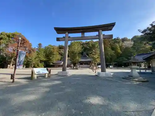 石見国一宮　物部神社の{uncategorized: "未分類", other: "その他", undefined: "問題あり", building: "その他建物", grave: "お墓", sacred_gate: "鳥居", guardian: "狛犬", statue: "像", buddha: "仏像", history: "歴史", nature: "自然", garden: "庭園", animal: "動物", pagoda: "塔", temizu: "手水舎", mountain_gate: "山門・神門", sanctuary: "本殿・本堂", subordinate: "末社・摂社", art: "芸術", scenery: "景色", jizo: "地蔵", ema: "絵馬", goshuin: "御朱印", omikuji: "おみくじ", items: "授与品その他", amulet: "お守り", goshuincho: "御朱印帳", eats: "食事", festival: "お祭り", votive_dance: "神楽", shichigosan: "七五三参", wedding: "結婚式", experience: "体験その他", initially: "初詣", around: "周辺", anti_infection: "感染症対策"}