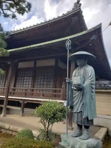 荘厳寺の像