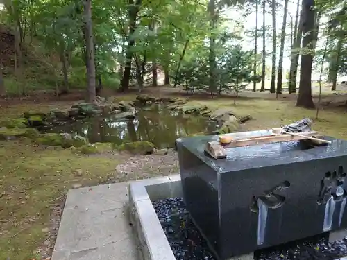 音更神社の庭園