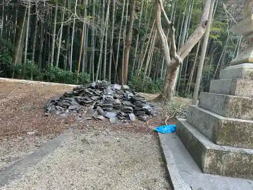 圡生神社の{uncategorized: "未分類", other: "その他", undefined: "問題あり", building: "その他建物", grave: "お墓", sacred_gate: "鳥居", guardian: "狛犬", statue: "像", buddha: "仏像", history: "歴史", nature: "自然", garden: "庭園", animal: "動物", pagoda: "塔", temizu: "手水舎", mountain_gate: "山門・神門", sanctuary: "本殿・本堂", subordinate: "末社・摂社", art: "芸術", scenery: "景色", jizo: "地蔵", ema: "絵馬", goshuin: "御朱印", omikuji: "おみくじ", items: "授与品その他", amulet: "お守り", goshuincho: "御朱印帳", eats: "食事", festival: "お祭り", votive_dance: "神楽", shichigosan: "七五三参", wedding: "結婚式", experience: "体験その他", initially: "初詣", around: "周辺", anti_infection: "感染症対策"}
