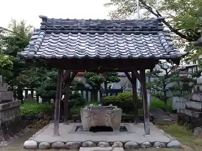 八剱神社（更屋敷）の手水舎