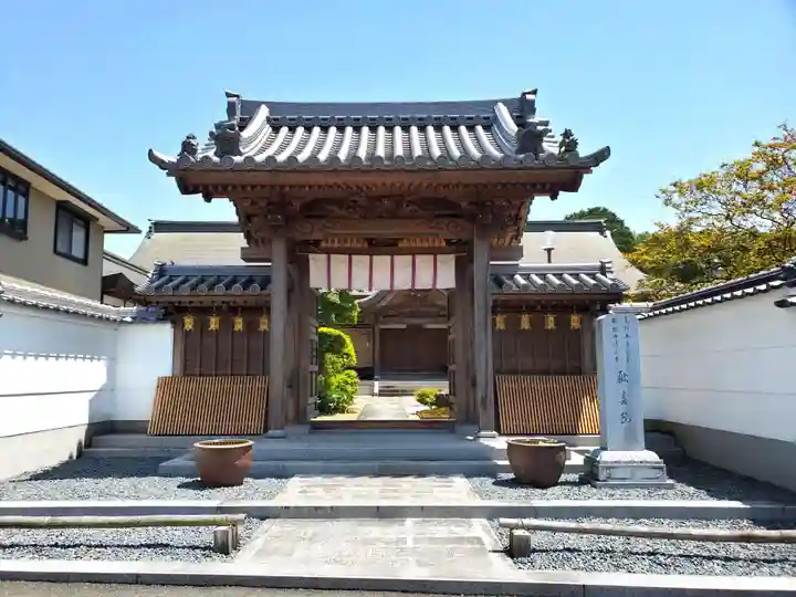 歓喜院の山門・神門