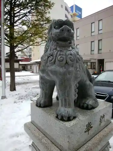 北海道神宮頓宮の狛犬