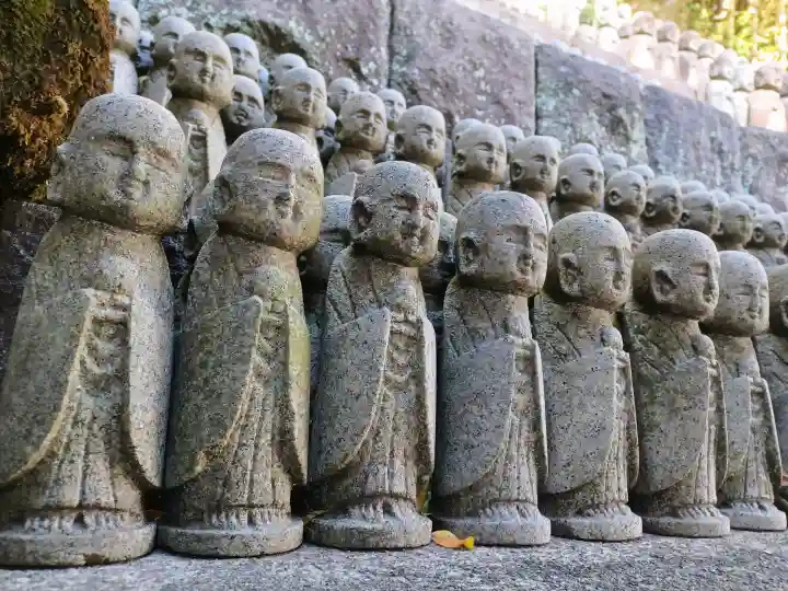 長谷寺の{uncategorized: "未分類", other: "その他", undefined: "問題あり", building: "その他建物", grave: "お墓", sacred_gate: "鳥居", guardian: "狛犬", statue: "像", buddha: "仏像", history: "歴史", nature: "自然", garden: "庭園", animal: "動物", pagoda: "塔", temizu: "手水舎", mountain_gate: "山門・神門", sanctuary: "本殿・本堂", subordinate: "末社・摂社", art: "芸術", scenery: "景色", jizo: "地蔵", ema: "絵馬", goshuin: "御朱印", omikuji: "おみくじ", items: "授与品その他", amulet: "お守り", goshuincho: "御朱印帳", eats: "食事", festival: "お祭り", votive_dance: "神楽", shichigosan: "七五三参", wedding: "結婚式", experience: "体験その他", initially: "初詣", around: "周辺", anti_infection: "感染症対策"}