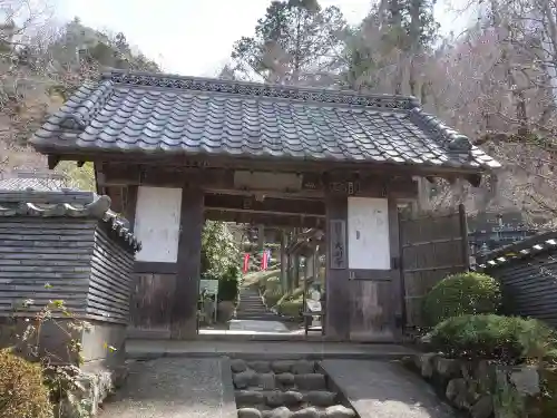 大渕寺の山門