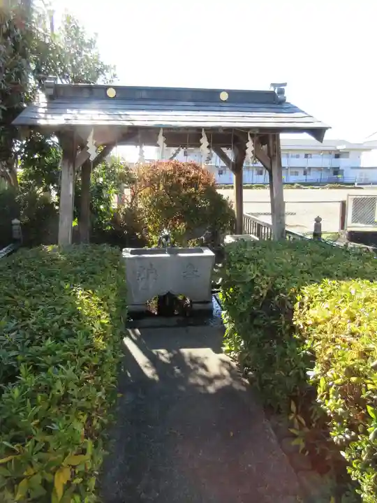 白蛇辨財天の手水舎