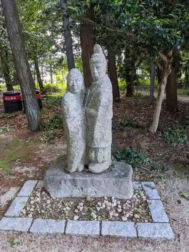 両社宮神社の像