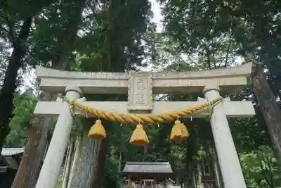 三輪神社の鳥居