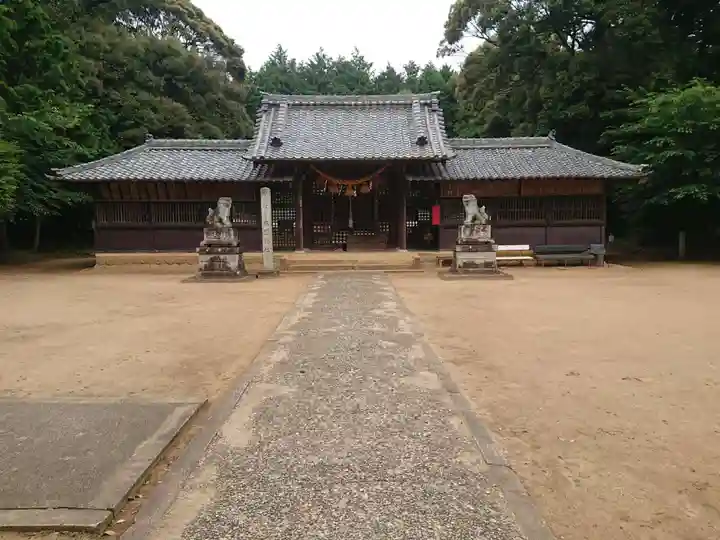 総社(白鳥町)の本殿・本堂