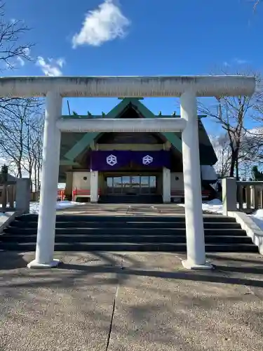 鳥取神社の{uncategorized: "未分類", other: "その他", undefined: "問題あり", building: "その他建物", grave: "お墓", sacred_gate: "鳥居", guardian: "狛犬", statue: "像", buddha: "仏像", history: "歴史", nature: "自然", garden: "庭園", animal: "動物", pagoda: "塔", temizu: "手水舎", mountain_gate: "山門・神門", sanctuary: "本殿・本堂", subordinate: "末社・摂社", art: "芸術", scenery: "景色", jizo: "地蔵", ema: "絵馬", goshuin: "御朱印", omikuji: "おみくじ", items: "授与品その他", amulet: "お守り", goshuincho: "御朱印帳", eats: "食事", festival: "お祭り", votive_dance: "神楽", shichigosan: "七五三参", wedding: "結婚式", experience: "体験その他", initially: "初詣", around: "周辺", anti_infection: "感染症対策"}