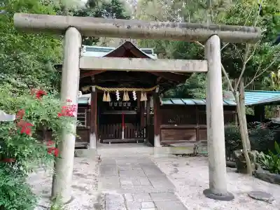 岡崎神社の{uncategorized: "未分類", other: "その他", undefined: "問題あり", building: "その他建物", grave: "お墓", sacred_gate: "鳥居", guardian: "狛犬", statue: "像", buddha: "仏像", history: "歴史", nature: "自然", garden: "庭園", animal: "動物", pagoda: "塔", temizu: "手水舎", mountain_gate: "山門・神門", sanctuary: "本殿・本堂", subordinate: "末社・摂社", art: "芸術", scenery: "景色", jizo: "地蔵", ema: "絵馬", goshuin: "御朱印", omikuji: "おみくじ", items: "授与品その他", amulet: "お守り", goshuincho: "御朱印帳", eats: "食事", festival: "お祭り", votive_dance: "神楽", shichigosan: "七五三参", wedding: "結婚式", experience: "体験その他", initially: "初詣", around: "周辺", anti_infection: "感染症対策"}