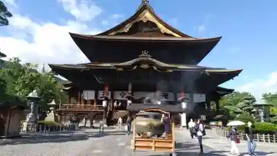 善光寺の本殿・本堂