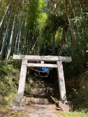 神社（名称不明）の鳥居