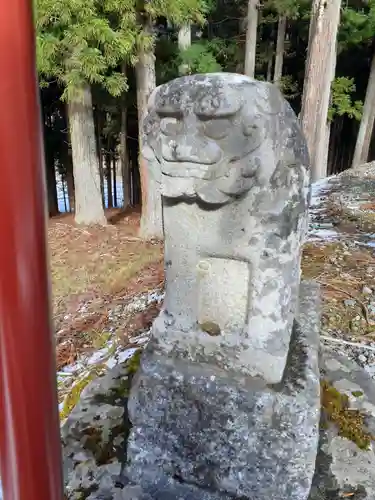 六神石神社の狛犬