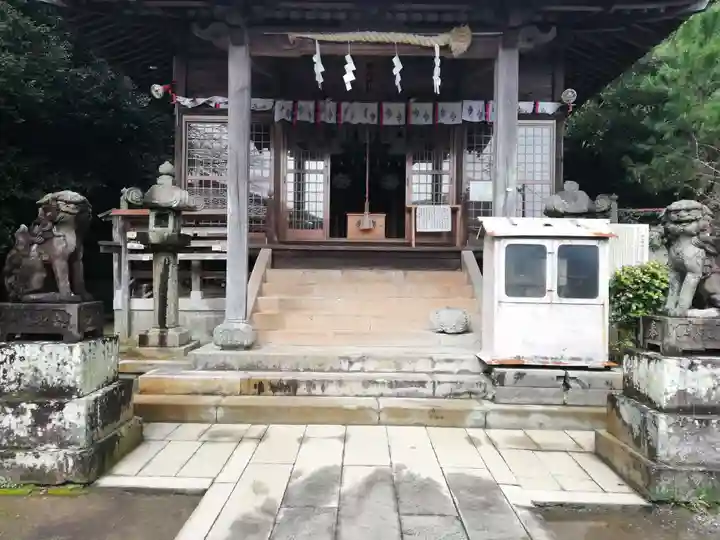 西山神社の本殿・本堂