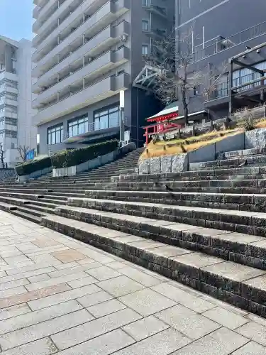 上土朝日稲荷神社の{uncategorized: "未分類", other: "その他", undefined: "問題あり", building: "その他建物", grave: "お墓", sacred_gate: "鳥居", guardian: "狛犬", statue: "像", buddha: "仏像", history: "歴史", nature: "自然", garden: "庭園", animal: "動物", pagoda: "塔", temizu: "手水舎", mountain_gate: "山門・神門", sanctuary: "本殿・本堂", subordinate: "末社・摂社", art: "芸術", scenery: "景色", jizo: "地蔵", ema: "絵馬", goshuin: "御朱印", omikuji: "おみくじ", items: "授与品その他", amulet: "お守り", goshuincho: "御朱印帳", eats: "食事", festival: "お祭り", votive_dance: "神楽", shichigosan: "七五三参", wedding: "結婚式", experience: "体験その他", initially: "初詣", around: "周辺", anti_infection: "感染症対策"}