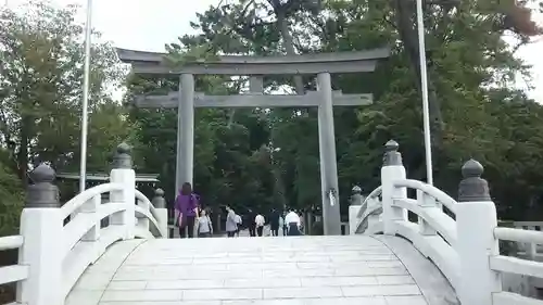 寒川神社の鳥居