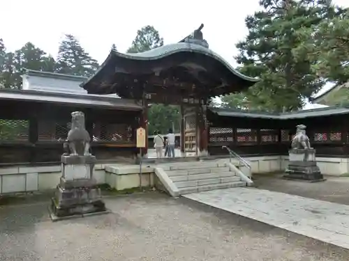 筑波山神社の山門・神門