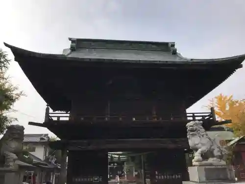 穴切大神社の山門・神門