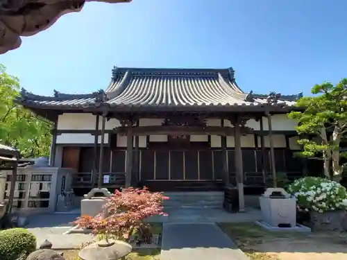 救鱗寺の本殿・本堂