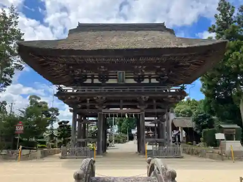 苗村神社の山門