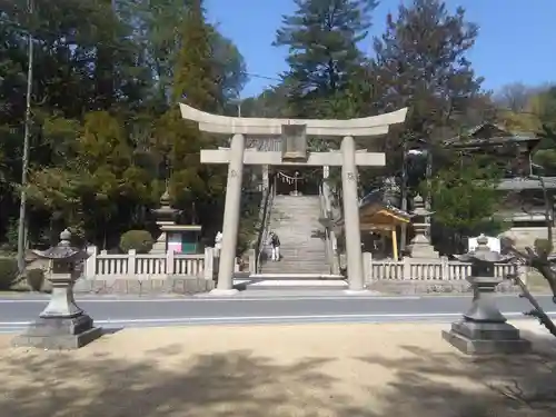 真止戸山神社の鳥居