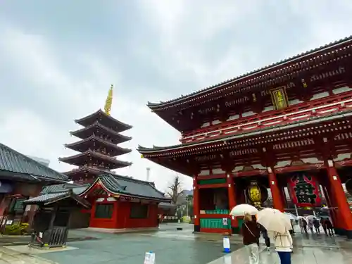 浅草寺の山門