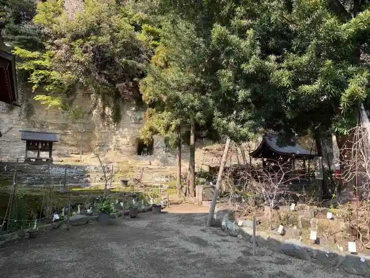 瀬戸神社の{uncategorized: "未分類", other: "その他", undefined: "問題あり", building: "その他建物", grave: "お墓", sacred_gate: "鳥居", guardian: "狛犬", statue: "像", buddha: "仏像", history: "歴史", nature: "自然", garden: "庭園", animal: "動物", pagoda: "塔", temizu: "手水舎", mountain_gate: "山門・神門", sanctuary: "本殿・本堂", subordinate: "末社・摂社", art: "芸術", scenery: "景色", jizo: "地蔵", ema: "絵馬", goshuin: "御朱印", omikuji: "おみくじ", items: "授与品その他", amulet: "お守り", goshuincho: "御朱印帳", eats: "食事", festival: "お祭り", votive_dance: "神楽", shichigosan: "七五三参", wedding: "結婚式", experience: "体験その他", initially: "初詣", around: "周辺", anti_infection: "感染症対策"}