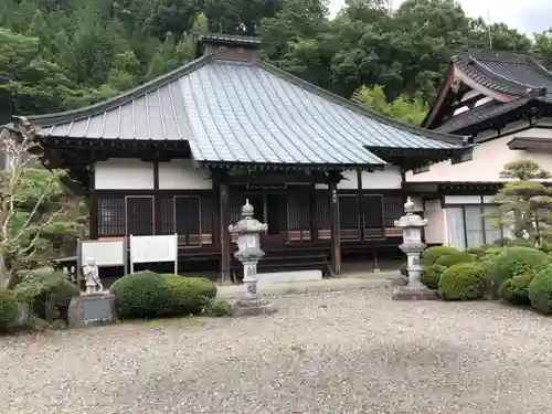 広教寺の本殿