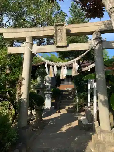 横浜御嶽神社の鳥居