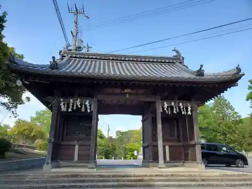 日岡神社の山門