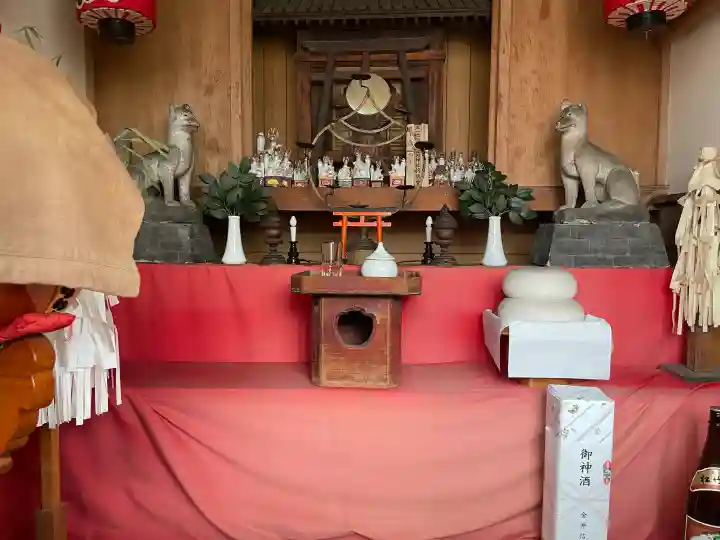 宇佐稲荷大明神の{uncategorized: "未分類", other: "その他", undefined: "問題あり", building: "その他建物", grave: "お墓", sacred_gate: "鳥居", guardian: "狛犬", statue: "像", buddha: "仏像", history: "歴史", nature: "自然", garden: "庭園", animal: "動物", pagoda: "塔", temizu: "手水舎", mountain_gate: "山門・神門", sanctuary: "本殿・本堂", subordinate: "末社・摂社", art: "芸術", scenery: "景色", jizo: "地蔵", ema: "絵馬", goshuin: "御朱印", omikuji: "おみくじ", items: "授与品その他", amulet: "お守り", goshuincho: "御朱印帳", eats: "食事", festival: "お祭り", votive_dance: "神楽", shichigosan: "七五三参", wedding: "結婚式", experience: "体験その他", initially: "初詣", around: "周辺", anti_infection: "感染症対策"}