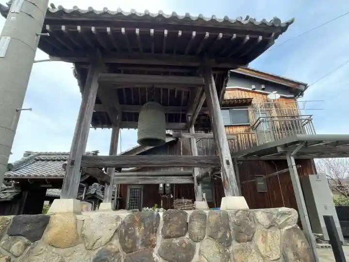 法性寺の{uncategorized: "未分類", other: "その他", undefined: "問題あり", building: "その他建物", grave: "お墓", sacred_gate: "鳥居", guardian: "狛犬", statue: "像", buddha: "仏像", history: "歴史", nature: "自然", garden: "庭園", animal: "動物", pagoda: "塔", temizu: "手水舎", mountain_gate: "山門・神門", sanctuary: "本殿・本堂", subordinate: "末社・摂社", art: "芸術", scenery: "景色", jizo: "地蔵", ema: "絵馬", goshuin: "御朱印", omikuji: "おみくじ", items: "授与品その他", amulet: "お守り", goshuincho: "御朱印帳", eats: "食事", festival: "お祭り", votive_dance: "神楽", shichigosan: "七五三参", wedding: "結婚式", experience: "体験その他", initially: "初詣", around: "周辺", anti_infection: "感染症対策"}