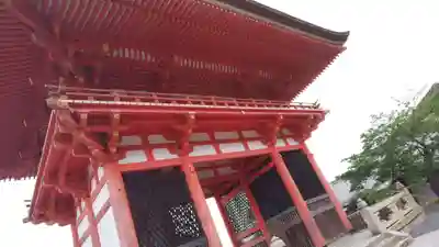 清水寺の山門・神門