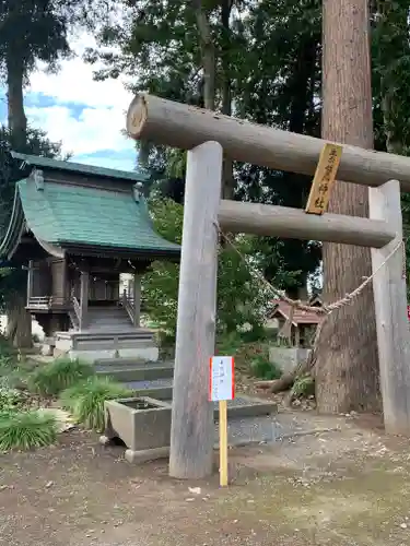 鹿嶋八幡神社の末社