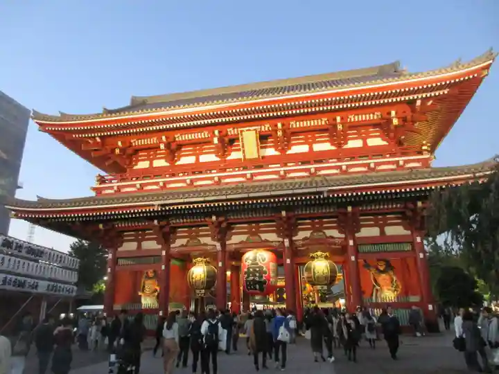 浅草寺の山門・神門