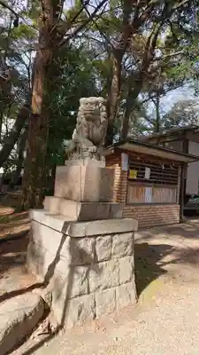 漆部神社の狛犬