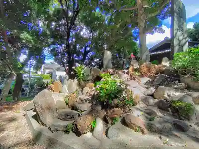 白山神社(市場)の末社・摂社