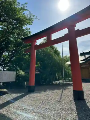 豊栄稲荷神社の{uncategorized: "未分類", other: "その他", undefined: "問題あり", building: "その他建物", grave: "お墓", sacred_gate: "鳥居", guardian: "狛犬", statue: "像", buddha: "仏像", history: "歴史", nature: "自然", garden: "庭園", animal: "動物", pagoda: "塔", temizu: "手水舎", mountain_gate: "山門・神門", sanctuary: "本殿・本堂", subordinate: "末社・摂社", art: "芸術", scenery: "景色", jizo: "地蔵", ema: "絵馬", goshuin: "御朱印", omikuji: "おみくじ", items: "授与品その他", amulet: "お守り", goshuincho: "御朱印帳", eats: "食事", festival: "お祭り", votive_dance: "神楽", shichigosan: "七五三参", wedding: "結婚式", experience: "体験その他", initially: "初詣", around: "周辺", anti_infection: "感染症対策"}