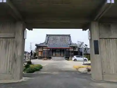 憶念寺の本殿・本堂