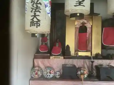 弘法堂(大松町)の像