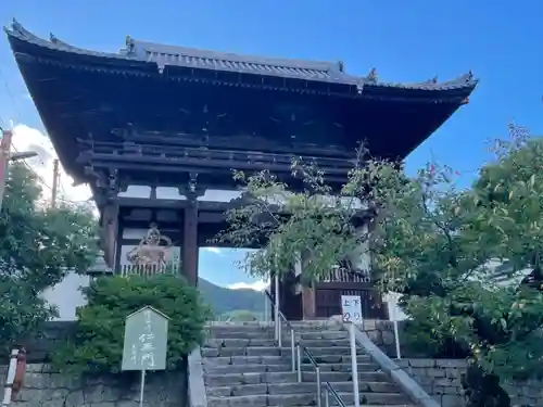 當麻寺の山門・神門