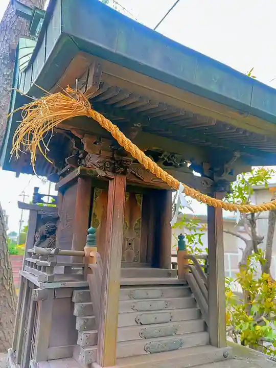 神明社の末社・摂社
