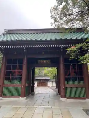 高徳院の山門・神門