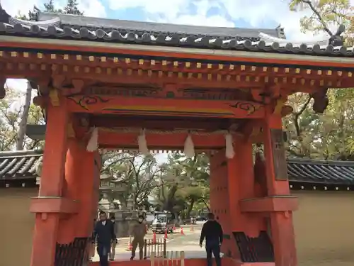 西宮神社の山門